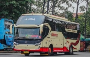 Mobil Pengantin Ke Padang Naik Bus, Ga Akan Pegal lagi