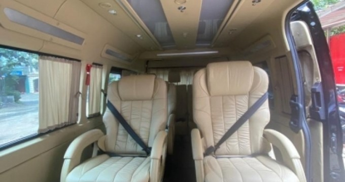 Sewa mobil online - Toyota Hiace Luxury